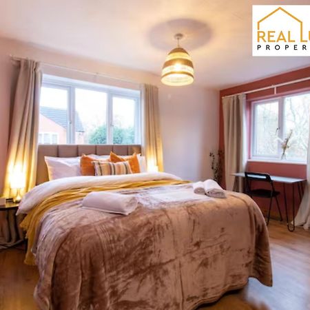 One-Bedroom Apartment By Real Lush Properties In Langsett Wolverhampton Exterior foto